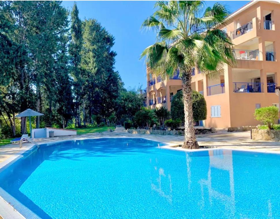 Paradise Retreat Paphos Apartment Ngoại thất bức ảnh