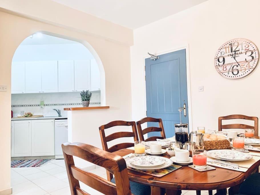 Paradise Retreat Paphos Apartment Ngoại thất bức ảnh