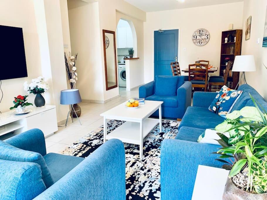 Paradise Retreat Paphos Apartment Ngoại thất bức ảnh